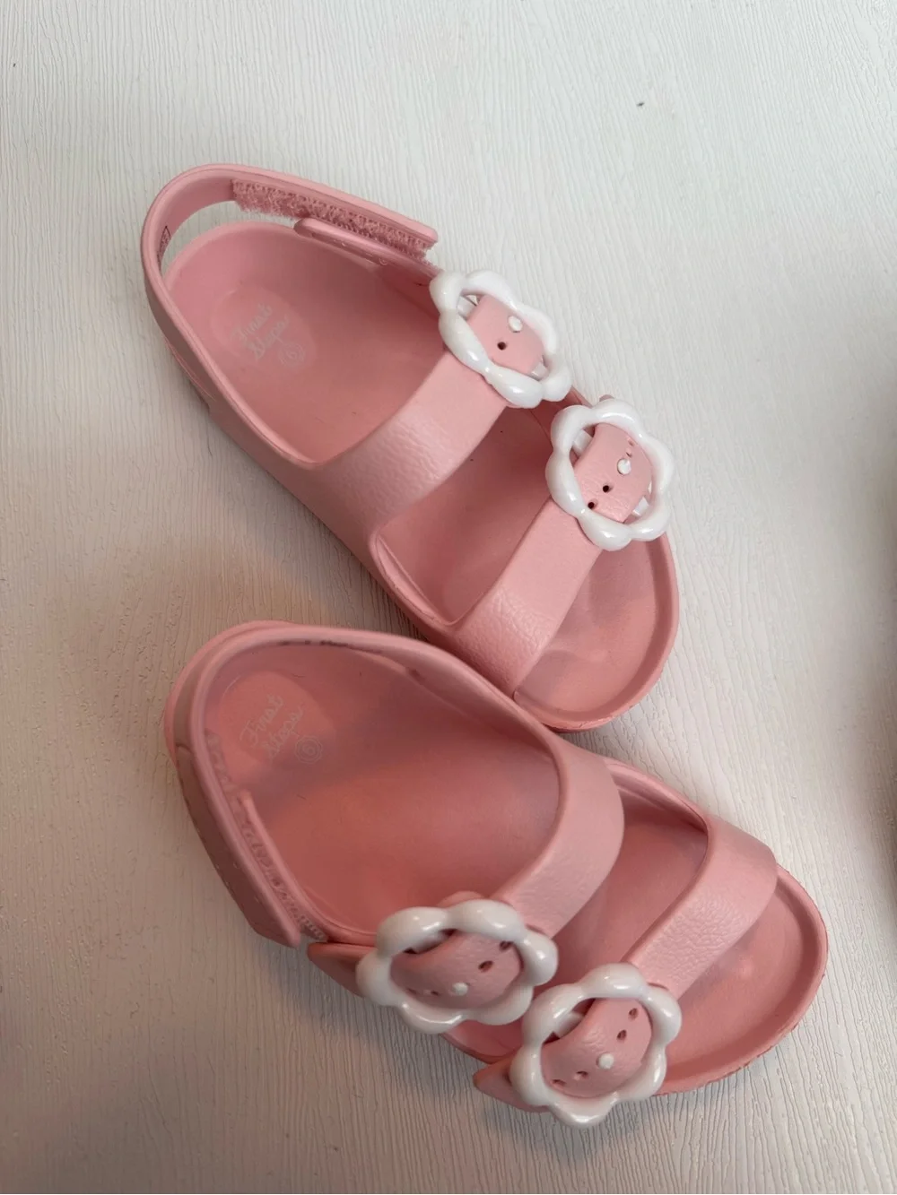 [toddler sandal bundle] - size 5/6